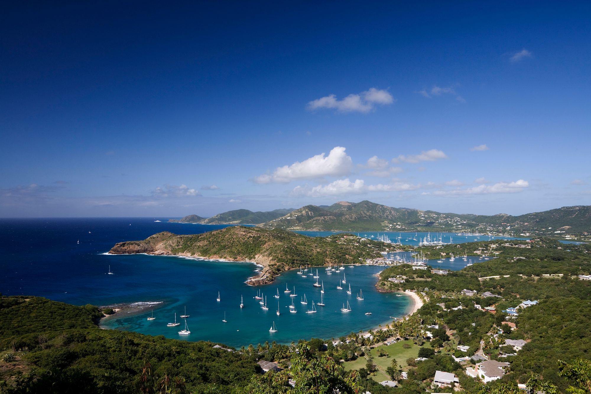 Scoprite Antigua dal resort sul mare più romantico del mondo